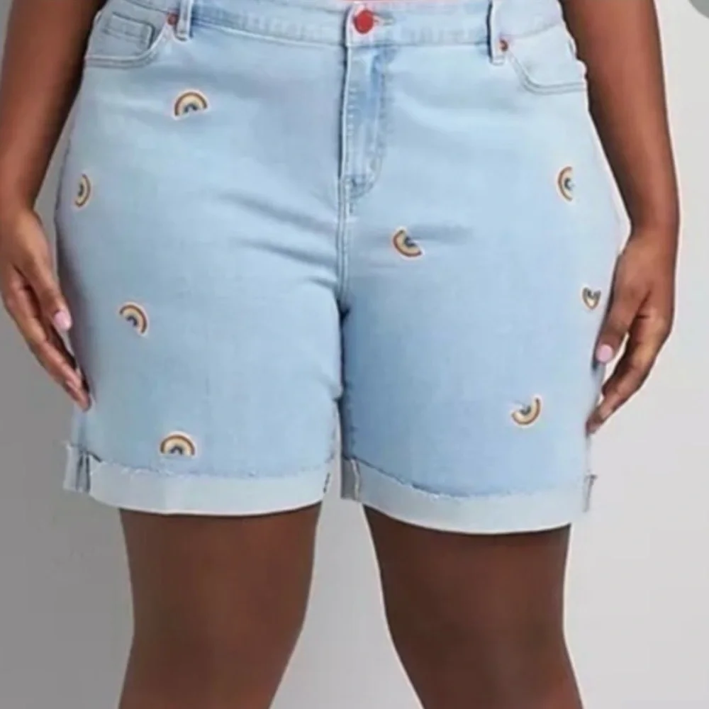Lane Bryant Light‎ Wash Embroidered Rainbow Shorts - Size 18